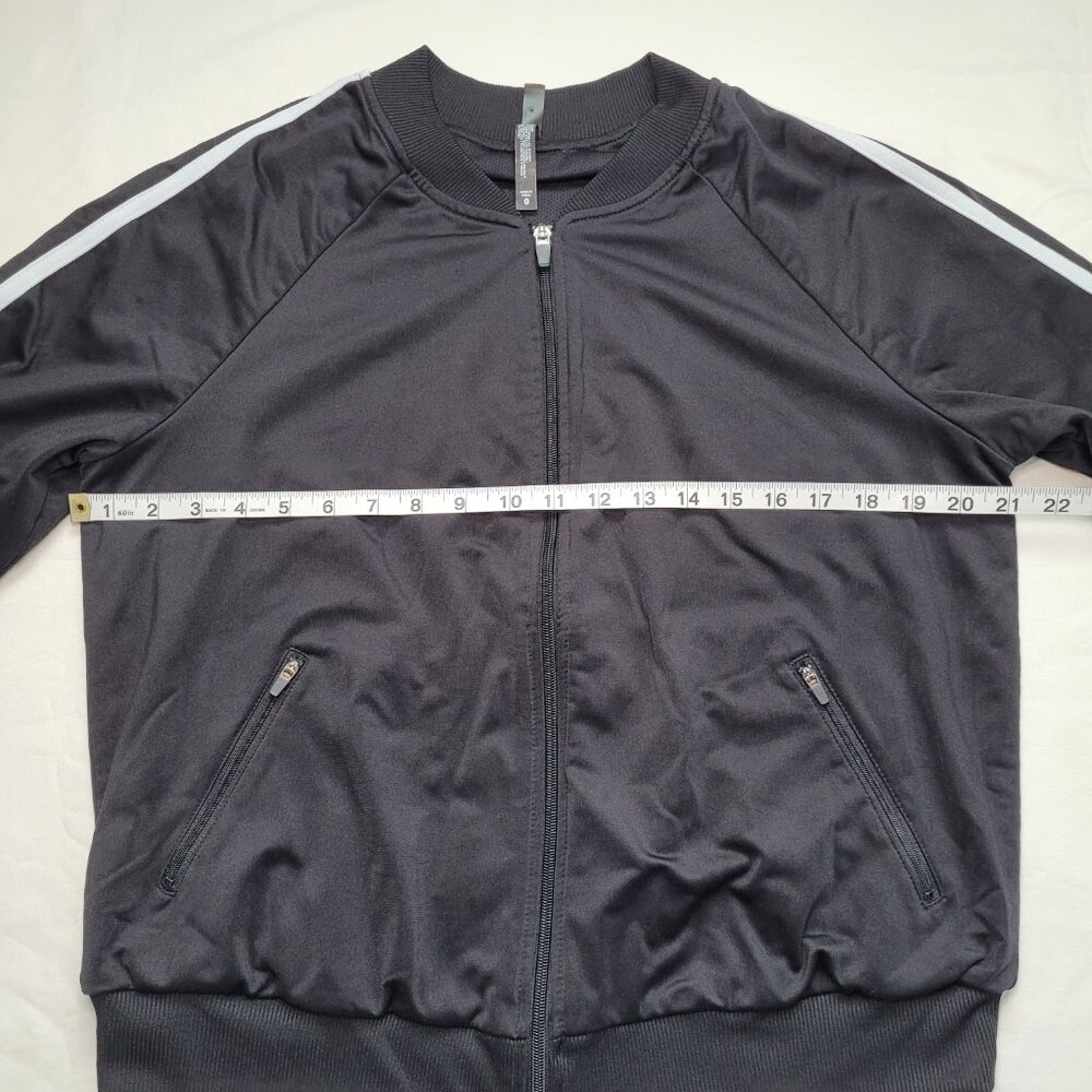 Torrid Active Full Zip Track Jacket Bomber Stripe Black White Size 0 Athleisure - Picture 4 of 13